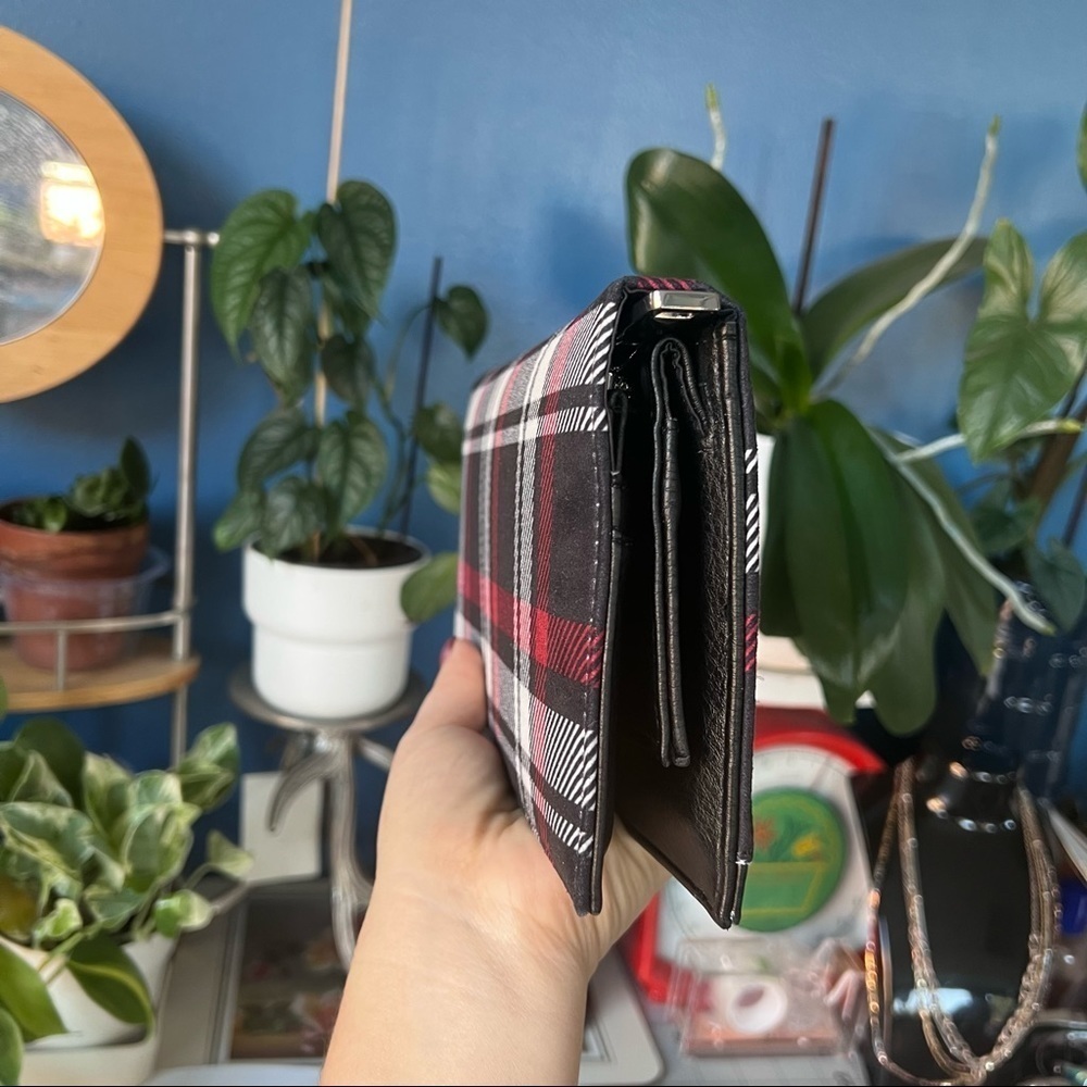 International Concepts Bifold Wallet - Picture 4 of 13